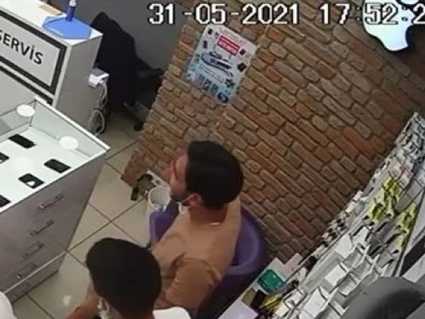 Üsküdar'da İş Yerini Karga Basınca Patron Kaçacak Yer Aradı