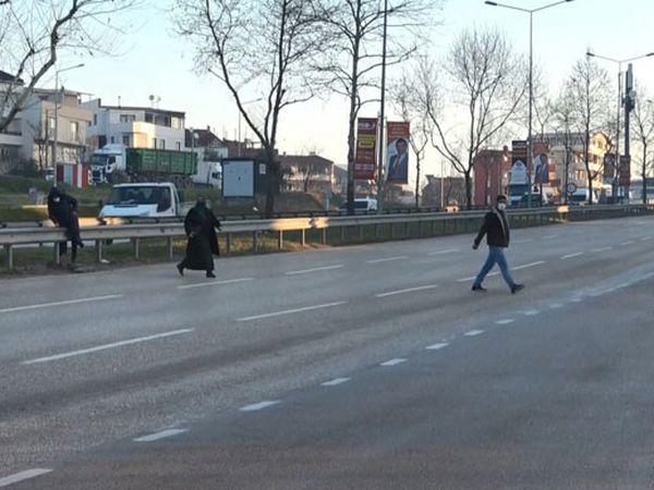 Üst Geçit Kullanmayan Kadın Canından Oldu
