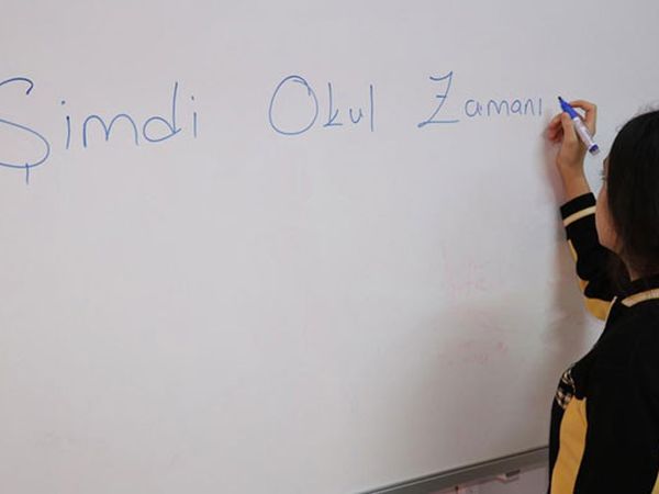 Uzun Bir Aranın Ardından Öğrencilerin Okullarına Kavuşma Sevinci