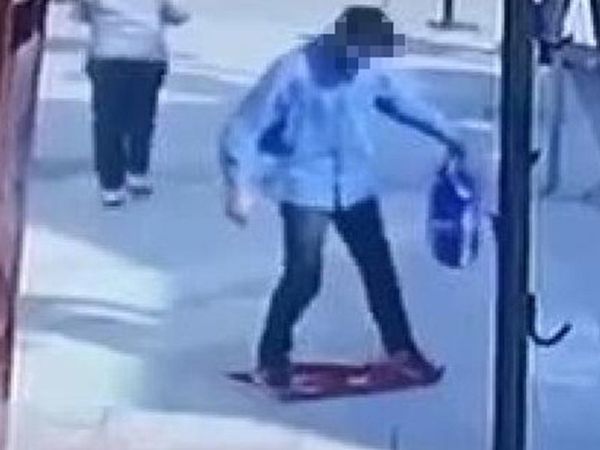 Yabancı Uyruklu Genç, Yere Serdiği Türk Bayrağı’nın Üzerine Bastı