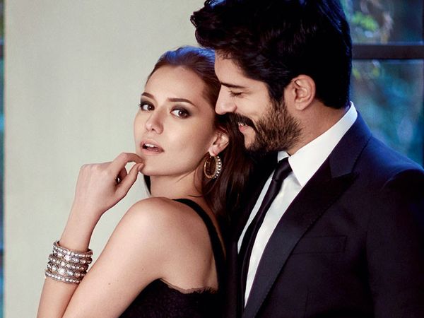 Yangınlar Burak Özçivit ile Fahriye Evcen'in Evine Dayandı!