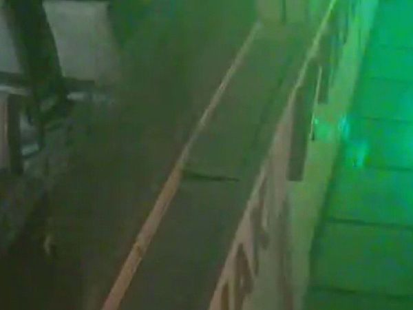 Yemek Siparişinin Geç Gelmesine Sinirlenen Kadın Ortalığı Birbirine Kattı!
