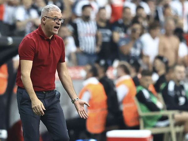 Yeni Malatyaspor Teknik Direktörü İrfan Buz, Beşiktaş Maçında Verilmeyen Penaltılarına İsyan Etti!