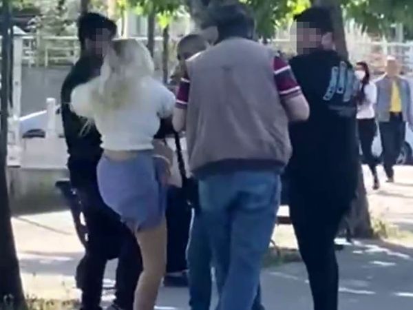Yine telefon skandalı! Fotoğrafını çeken şahsı dövdü