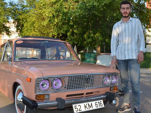 Yıpranmış durumda satın aldığı otomobile 90 bin TL'lik restorasyon! Gören bir daha bakıyor