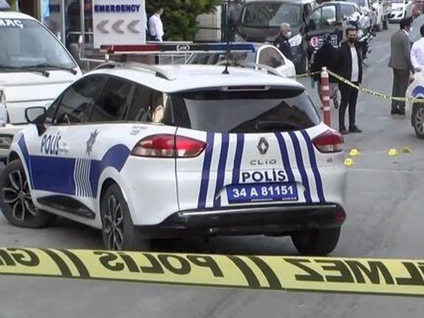 Zeytinburnu’nda Sokak Ortasında Silahlı Saldırı