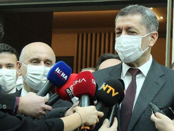 Ziya Selçuk Öğretmenlerin Aşılama Sürecine İlişkin Açıklamada Bulundu
