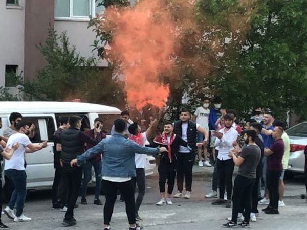 Zonguldak'ta Salgına Rağmen Asker Kutlaması Yapıldı