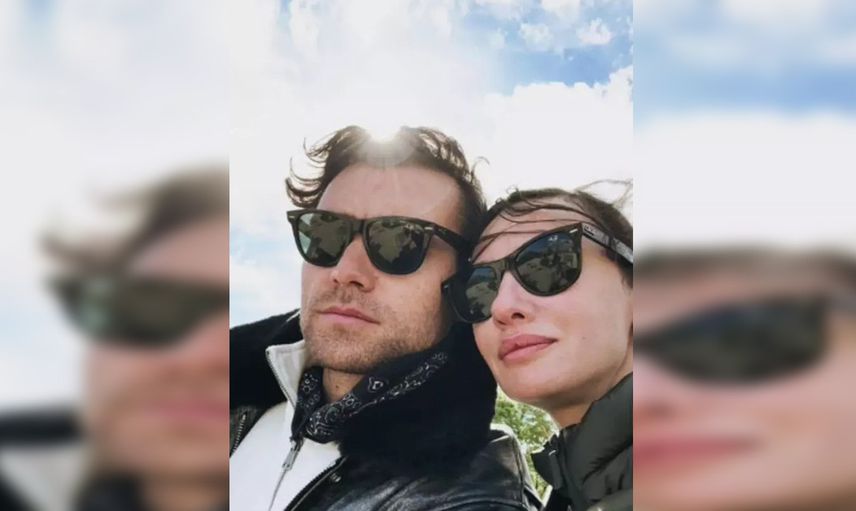Aşkını ilan etti! Birce Akalay yakışıklı oyuncuyla sarmaş dolaş: Bunu seviyorum!