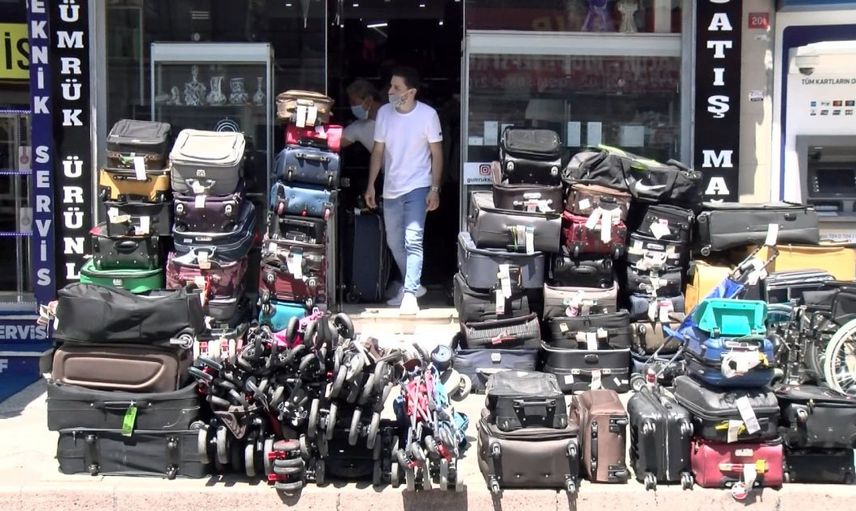 Havalimanında Unutulan Eşyalar Satışa Çıkarılıyor