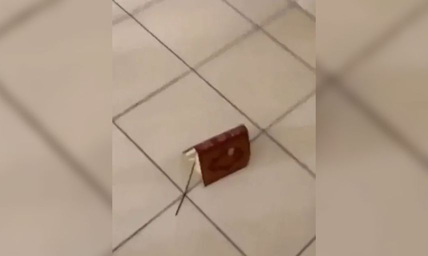 İki lise öğrencisi sınıfın ortasında Kur'an-ı Kerim’i tekmelediler: O görüntülere tepkiler çığ gibi büyüyor 