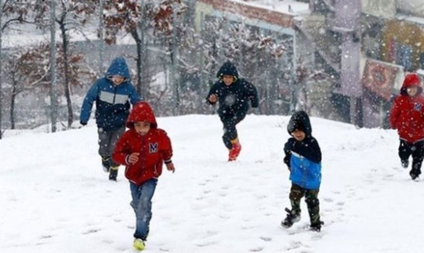 Bitlis'te eğitime kar engeli