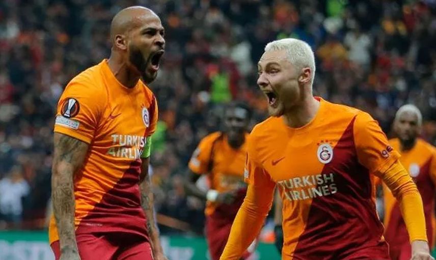 Performansı alkış aldı
