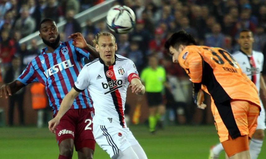 Trabzonspor ile Beşiktaş'ın arasında oynanan maça damga vuran Cyle Larin hakkında Güntekin Onay'dan ilginç benzetme geldi!