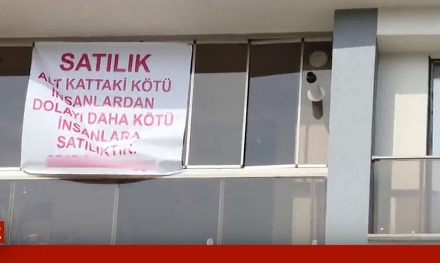 Ev ilanı için astığı pankart kafa karıştırdı! Böylesi bir ilk gören almak istemiyor