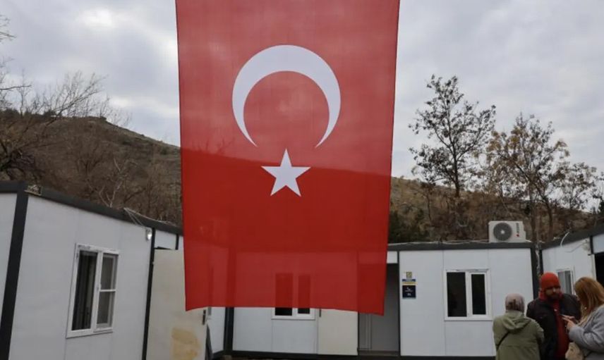 Haluk Levent ve Hasan Can Kaya, konteynerde kalan şehit ailesine ev alacak!