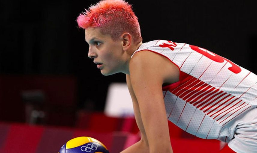Ebrar Karakurt'a çirkin saldırı! Ünlü voleybolcu alkollü bir adamın sözlü tacizine uğrayınca sinirden deliye döndü