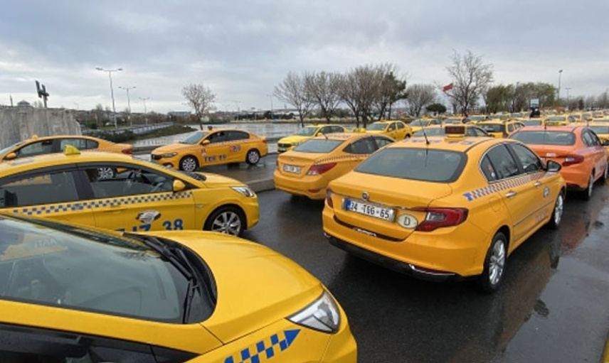 Yenikapı'da Taksi Yığını!