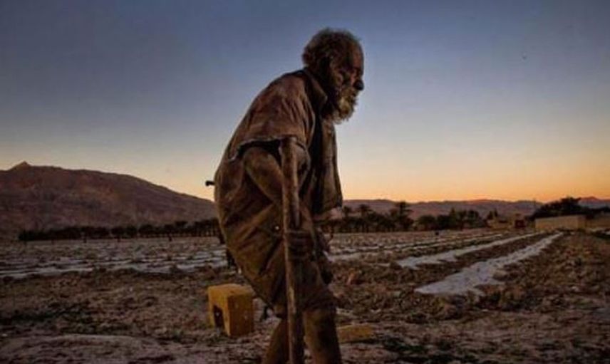 İran'da yaşayan şahıs 65 yıldır suya dokunmuyor