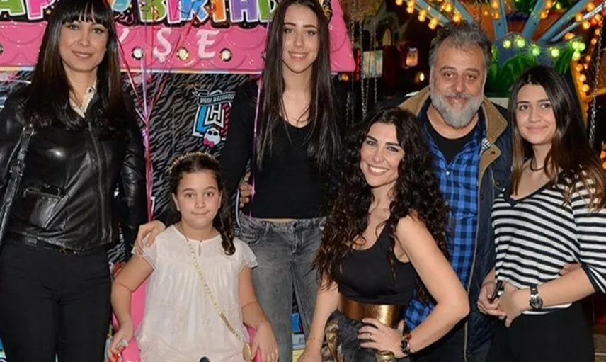 Hamdi Alkan'ın Kızı Zeynep Alkan'ın Paylaşımları Çok Konuşuldu