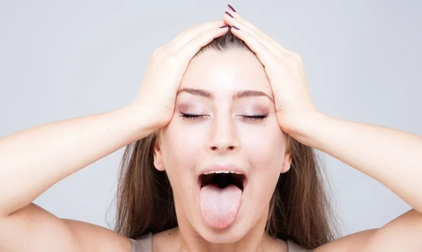 Yüz Yağlarını Gideren ve Kırışıklıklarla Mücadele Eden 9 Adımlı Egzersiz