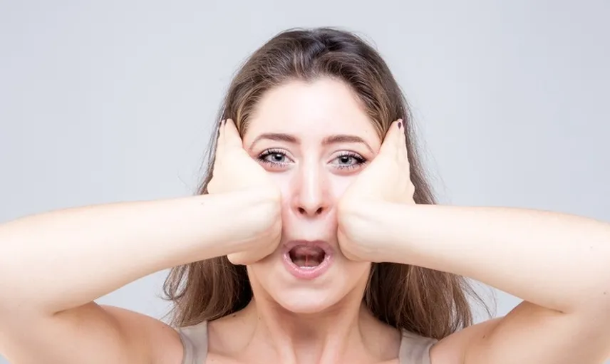 Yüz Yağlarını Gideren ve Kırışıklıklarla Mücadele Eden 9 Adımlı Egzersiz