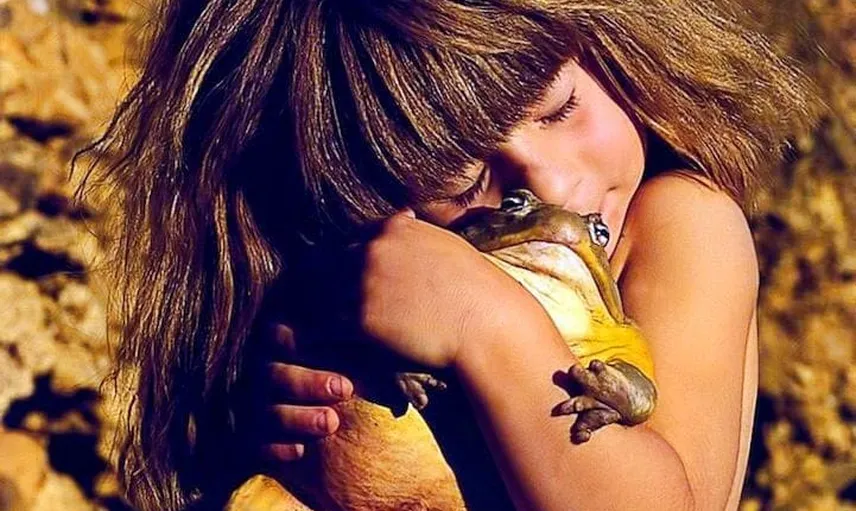 Tarzan Gerçek Oldu: Ormanda Doğan Kızı Hayvanlar Büyüttü!