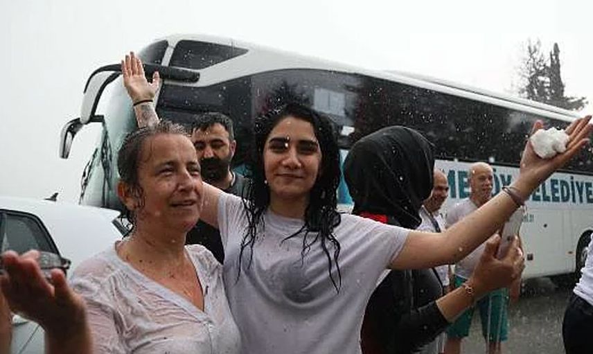 Manavgat’ta Yangının Ardından Yağan Yağmur Herkesi Sevindirdi
