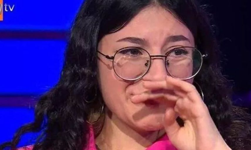 Kim Milyoner Olmak İster’de Zor Anlar: Ünlü Oyuncu Kenan İmirzalıoğlu Ne Yapacağını Bilemedi