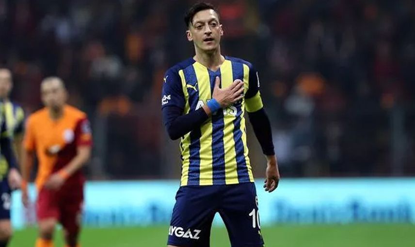 Fenerbahçe'de Mesut Özil Endişesi Yaşanıyor!