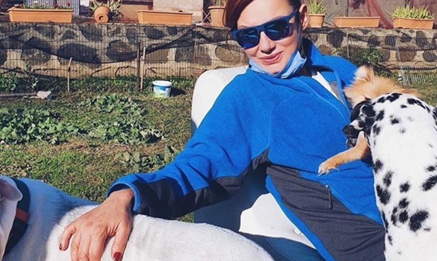Deniz Seki’ye sahnede ölüm haberi! Kelimeler boğazına düğümlendi