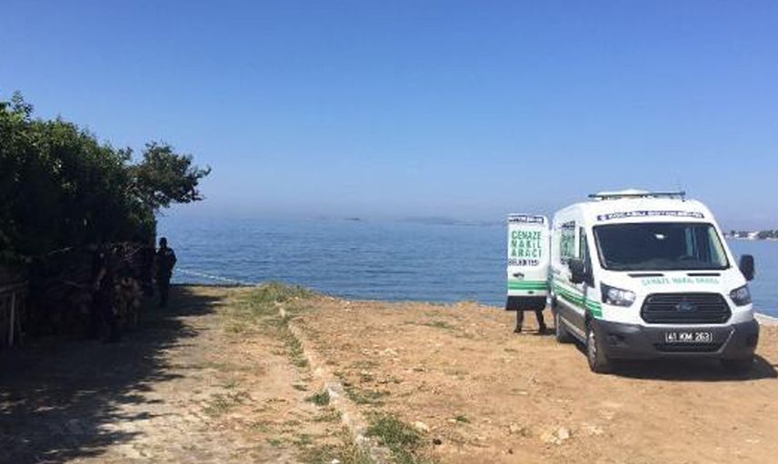 Kocaeli  Sahilde El ve Ayakları Bağlı İşkence Görmüş Erkek Cesedi Bulundu