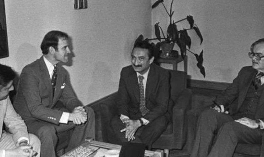 Bülent Ecevit Kimdir?