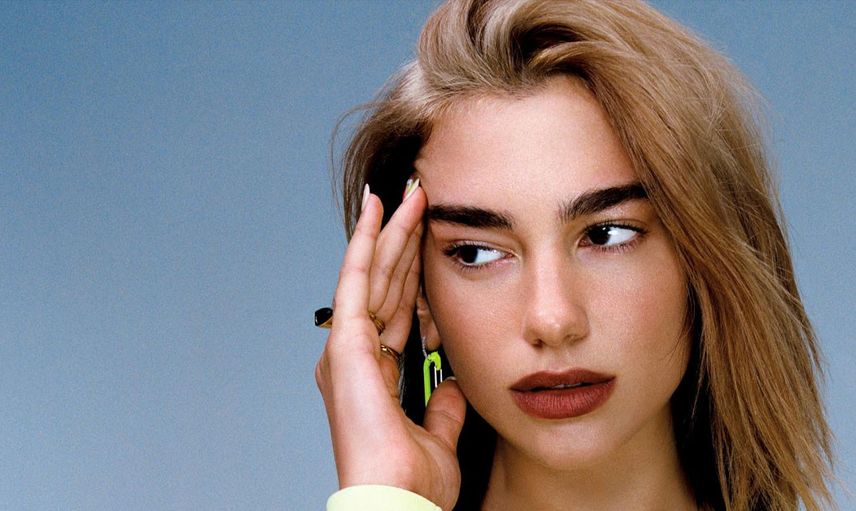 Dua Lipa kız arkadaşı ile kucak kucağa yakalandı! Hereksin içinde bir sevişmedikleri kaldı
