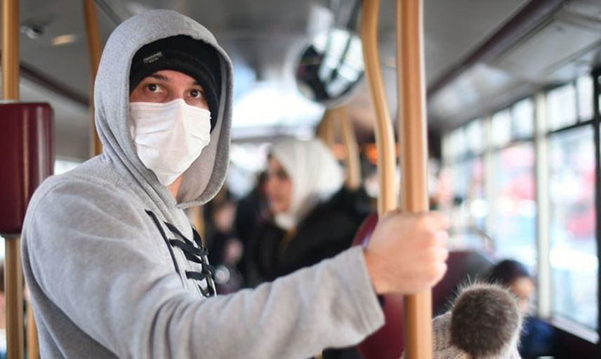 DÜŞÜK VE ORTA RİSKLİ İLLERDE 65 YAŞ VE ÜSTÜ İLE 20 YAŞ ALTI KISITLAMASI KALKTI