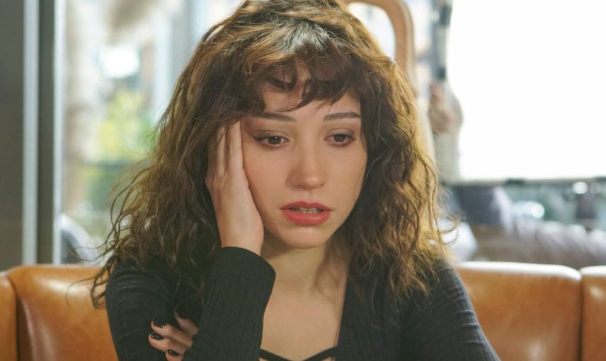 Şarkıcı Zeynep Bastık Bir Türlü Evlenemediği Sevgilisiyle Nikah Tarihi Aldı