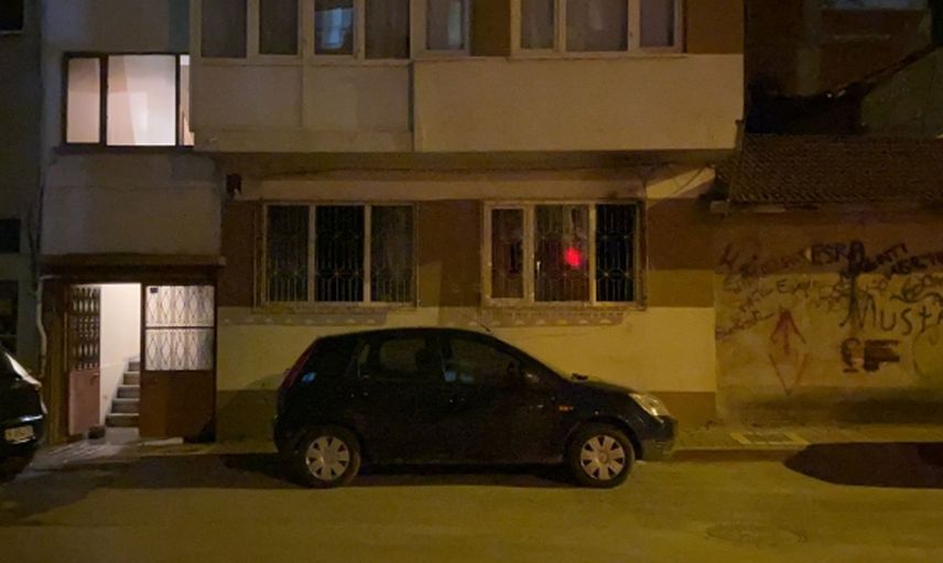 Elinde Sigarayla Uyuya Kalan Adam Evini Yaktı
