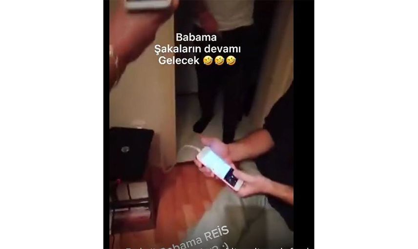 72 Yaşındaki Yaşlı Adama Recep Tayyip Erdoğan Şakası