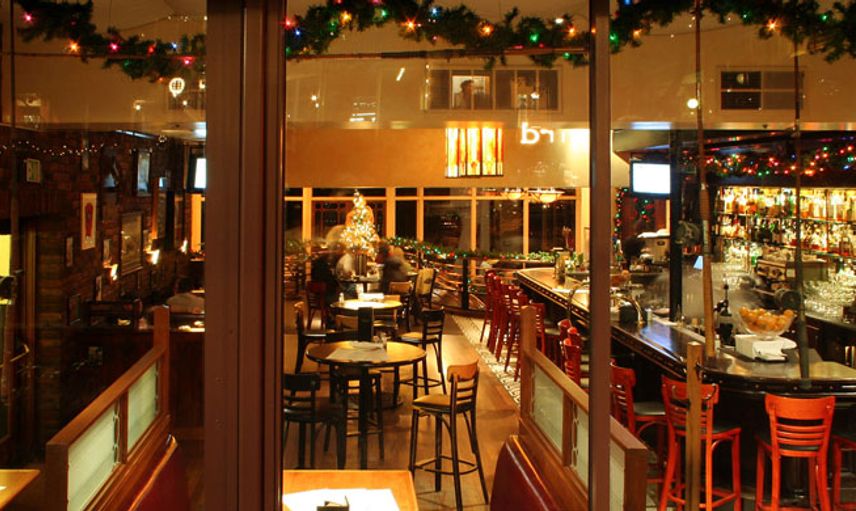 Paris'te açılan çıplak restoran büyük ilgi gördü