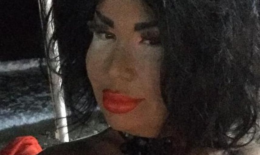 İzmir'de Bülent Ersoy'a Benzemek İçin 5 Yılda 10 Ameliyat Olan Suat Su