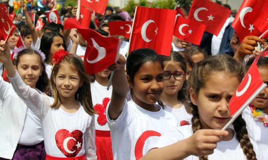 23 Nisan Çocuk Bayramı için kız ve erkek çocuk kostüm önerileri