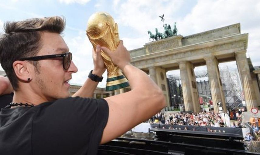 Rus Basını, Fenerbahçeli Mesut Özil'i En Değerli İlk 10 Listesine Soktu!