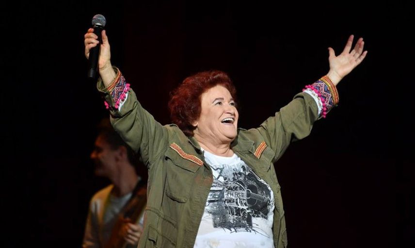 Türk Halk Müziği'nin efsanevi ismi Selda Bağcan, popçuların kıyafetlerini topa tuttu: Elli yıldır sahnedeyim öyle giyinmedim