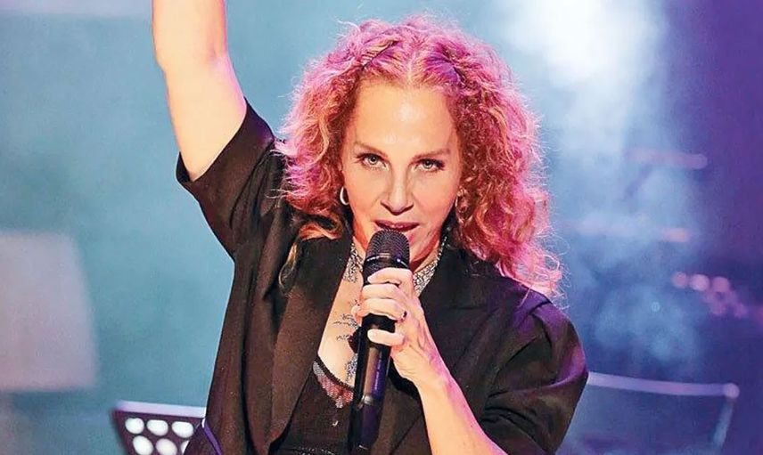 Sertep Erener'in konserine polis baskını ünlü şarkıcı neye uğradığını şaşırdı her şey bir anda oldu!