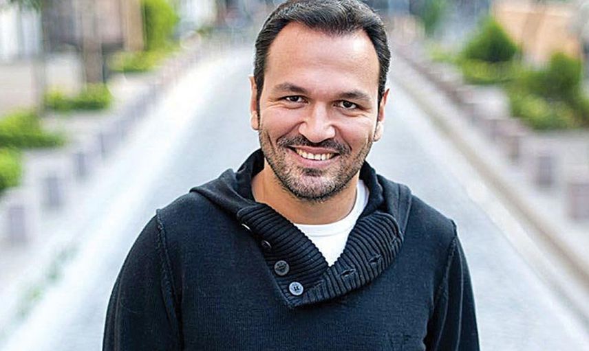 Ali Sunal Kimdir?