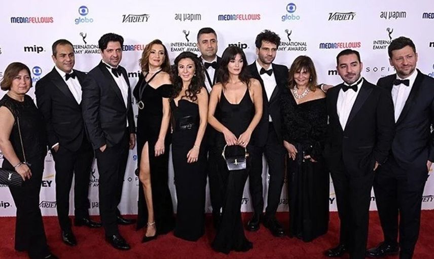 Yargı dizisine uluslararası Emmy ödülü! Pınar Deniz tarzıyla büyüledi