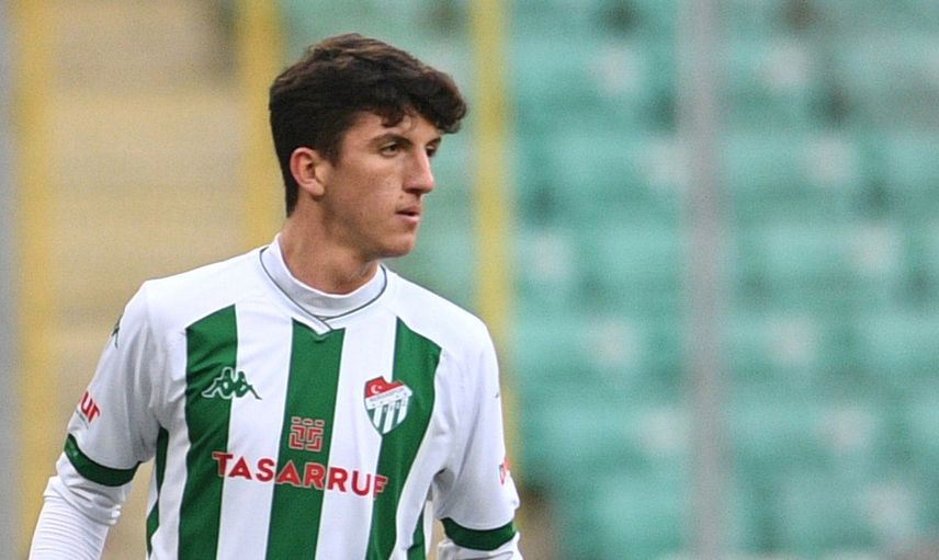 Trabzonspor Bursaspor'dan Taha Altıkardeş'i Transfer Ediyor!