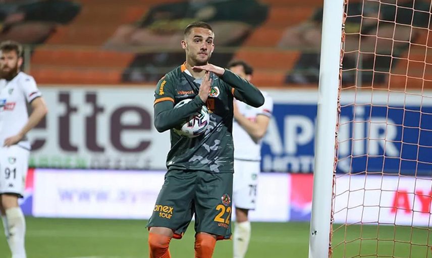 Galatasaray'da Berkan Kutlu Transferindeki Senet Krizi!