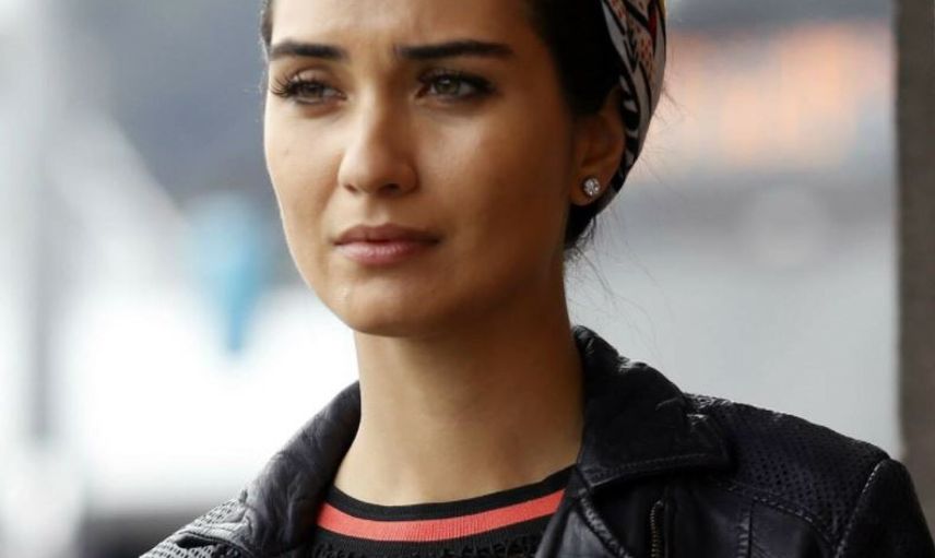 Makyajsız Poz Veren Ünlülere Tuba Büyüküstün de Eklendi