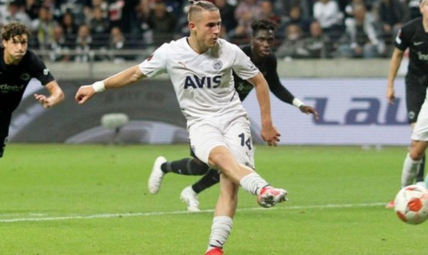 Eintracht Frankfurt- Fenerbahçe Maçında Penaltınının Tekrarlanmama Nedeni!